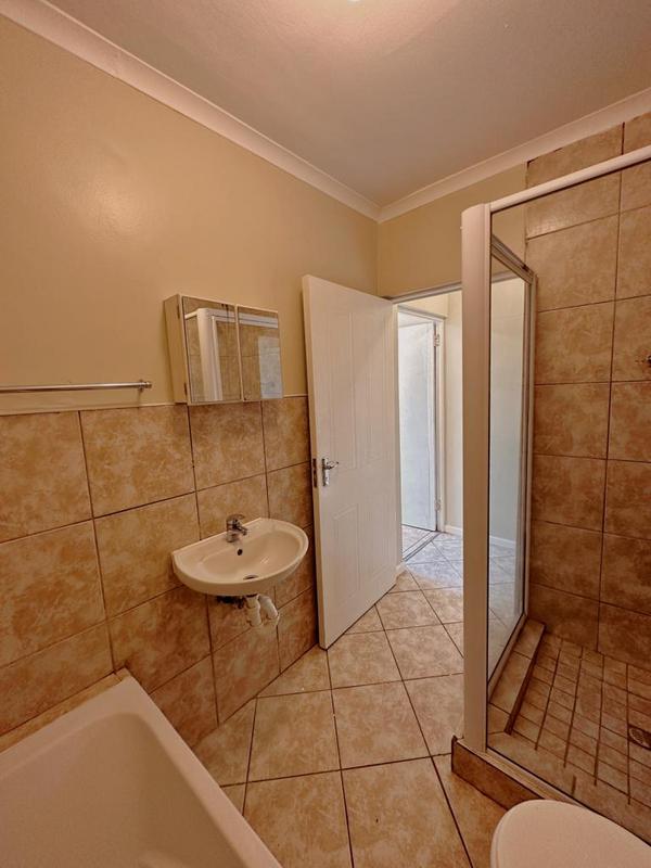 2 Bedroom Property for Sale in Whispering Pines Western Cape